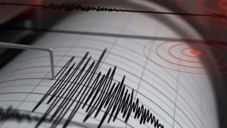 জুমার পরপরই ভূমিকম্পে কাঁপলো দেশ